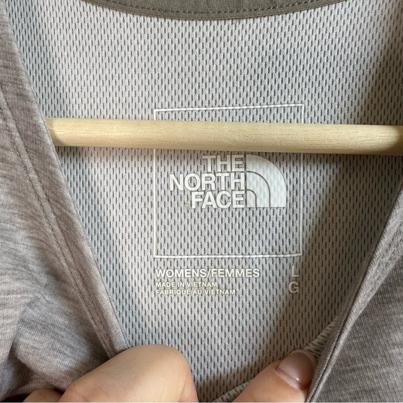 The North Face Gray Muscle Tank Too Women’s Size Large - Picture 5 of 6